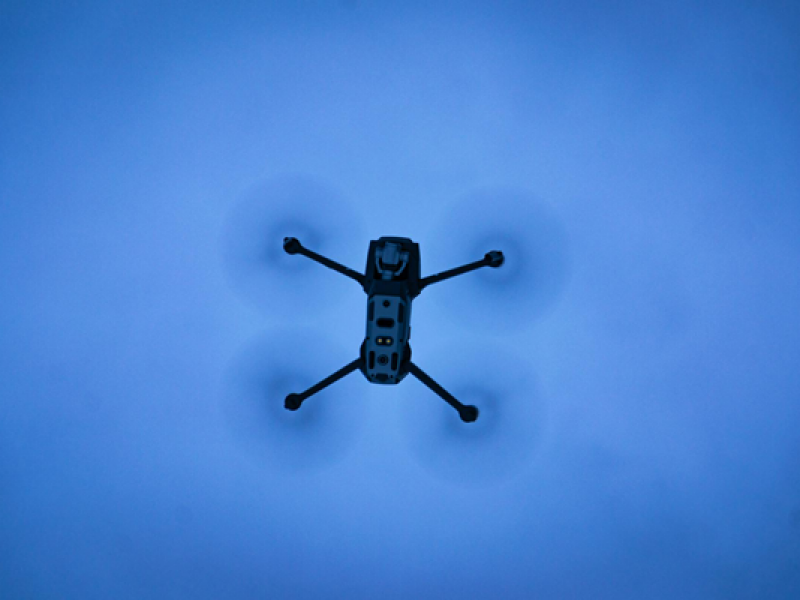Oltre il cielo: il nesso tra spazio aereo e dominio informativo nella guerra ibrida
