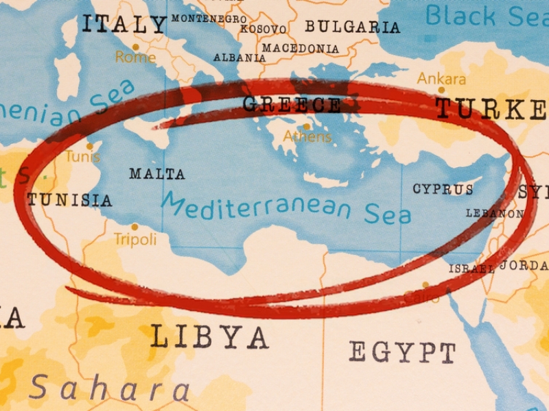 Mediterraneo, il mare che connette il mondo: l’Europa punti sul Golfo nonostante le tensioni